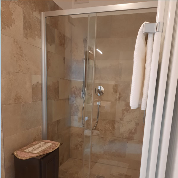 Dusche im Ferienapartment